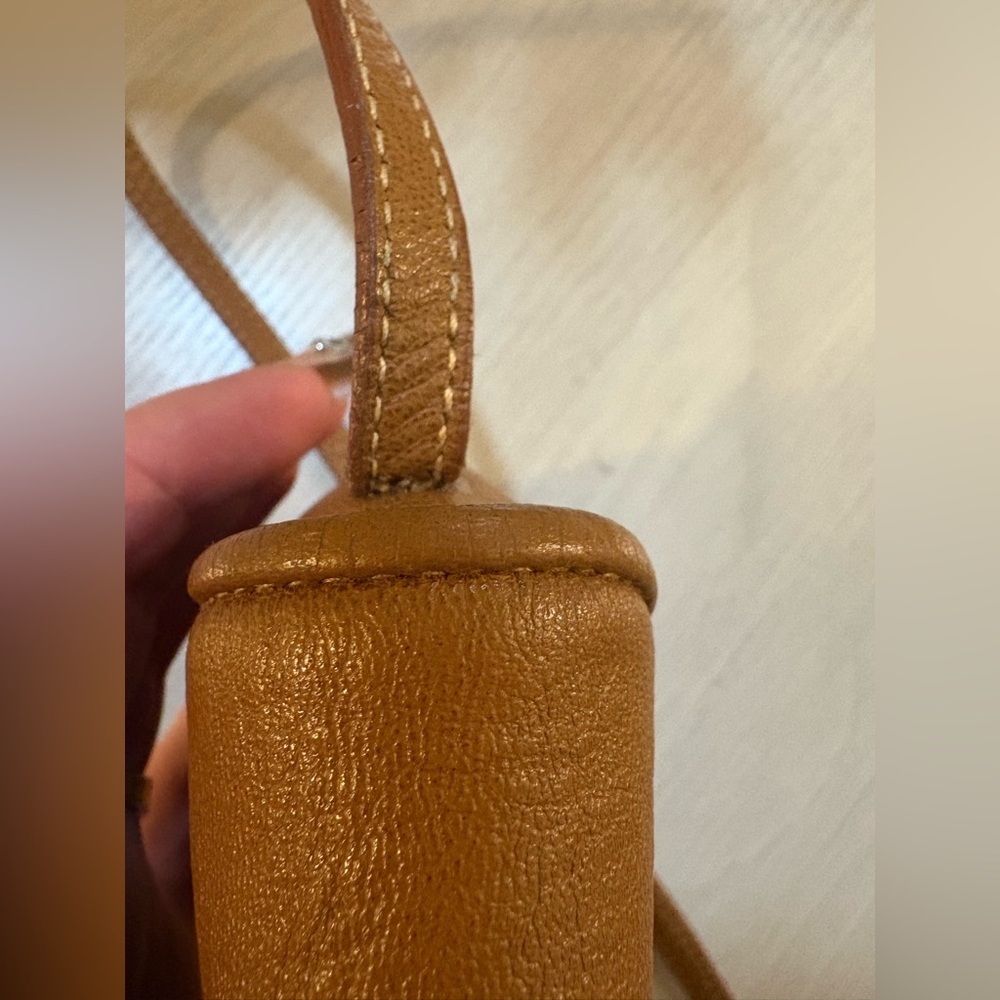 Burberrys Crossbody Bag‎ with Gold Details - Picture 13 of 14